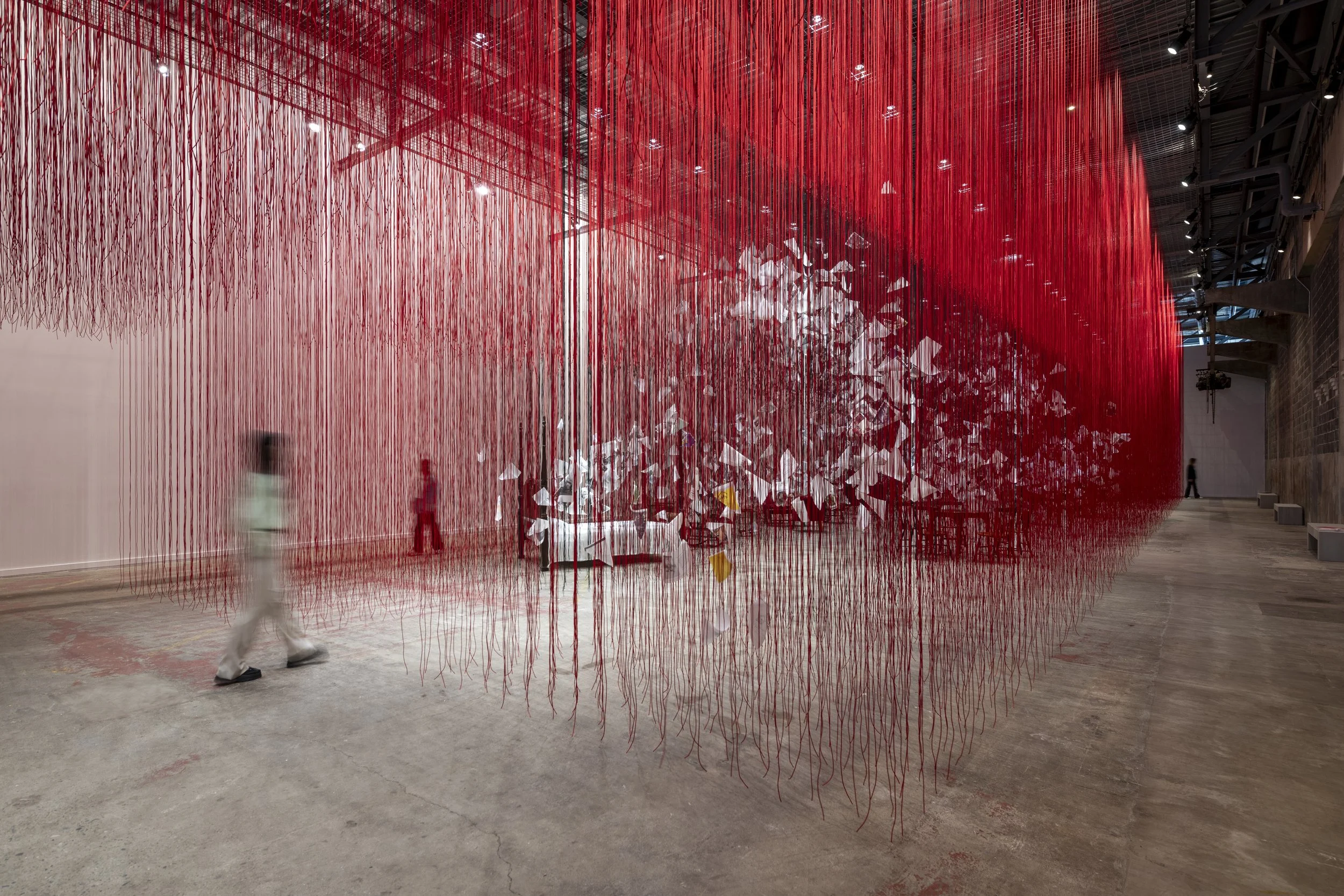 塩田千春　Chiharu Shiota CHIHARU SHIOTA–塩田千春